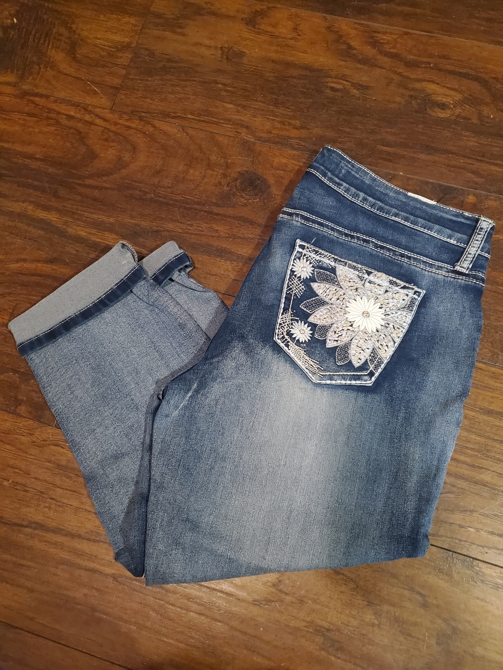 Women's Dark Blue Embroidered Pocket Curvy Capris